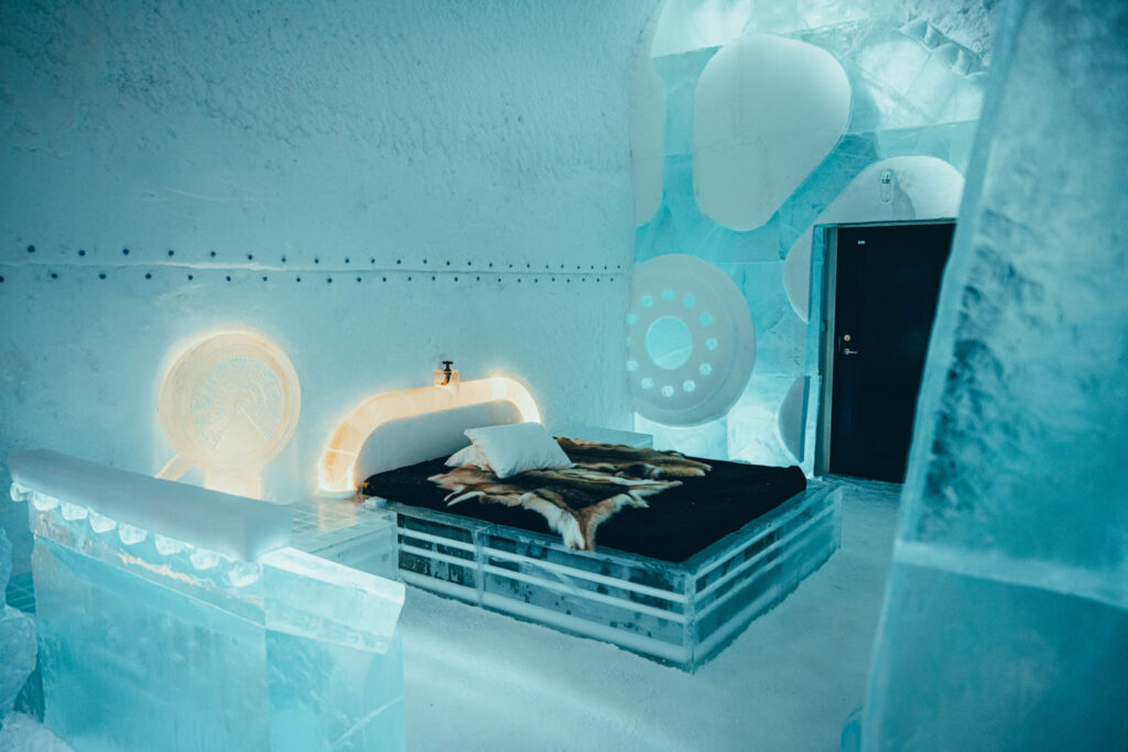 chill-out-at-the-icehotel-in-sweden