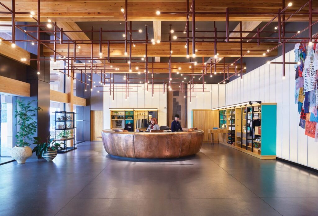 hotel-lobby-designs-that-are-cool,-captivating,-and-modern