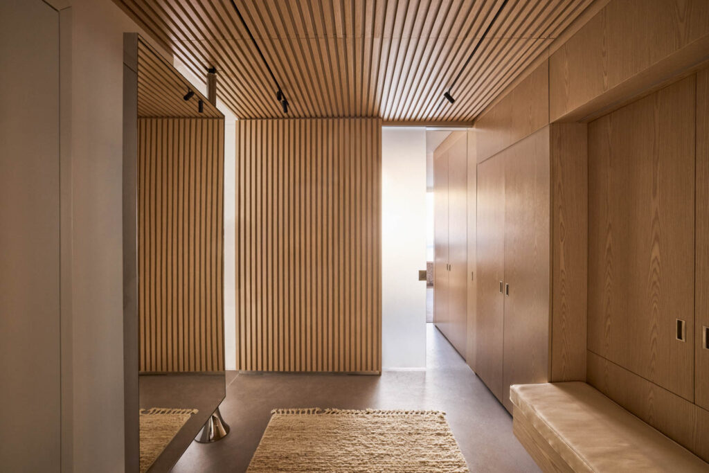 walk-through-a-refreshed-im.-pei-apartment-in-manhattan