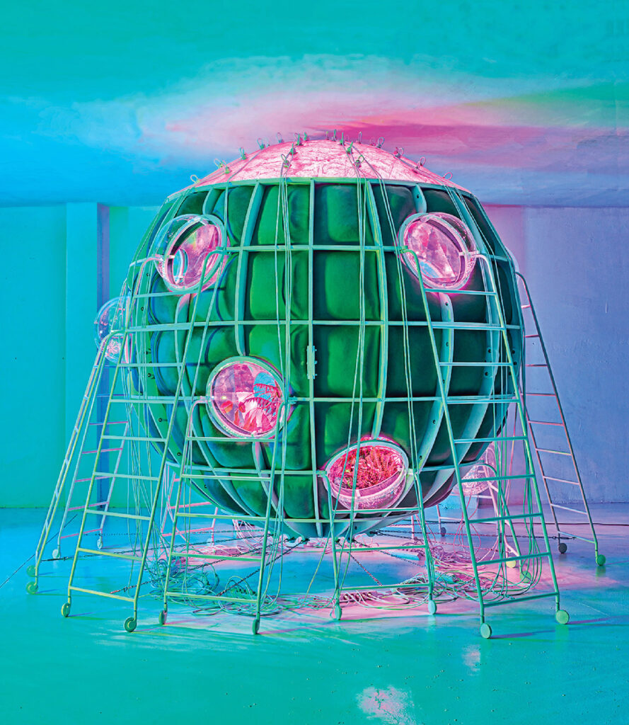 embrace-the-power-of-the-sun-in-this-lausanne-exhibit