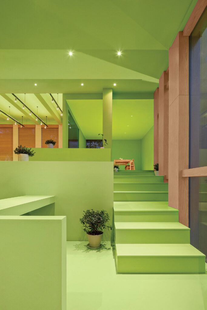 van-gogh’s-palette-shapes-a-community-center-in-china